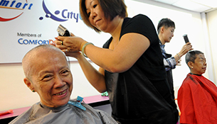 ComfortDelGro Cabbies Go Bald In Support Of Children With Cancer